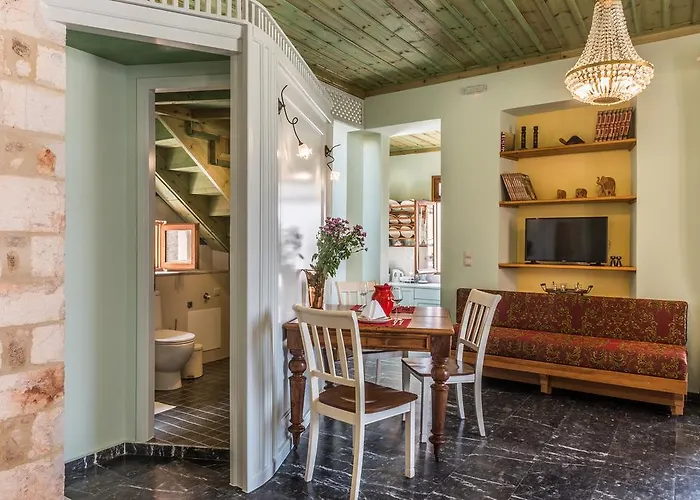 Plaza Hriszí Aktí Haniá