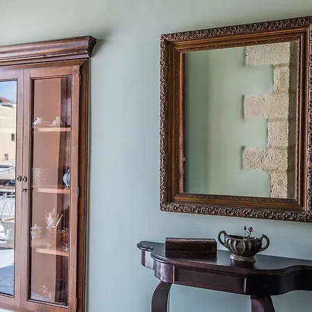 Plaza Apartment