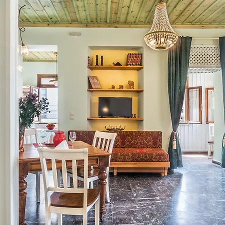 Plaza Apartman Hriszí Aktí Haniá